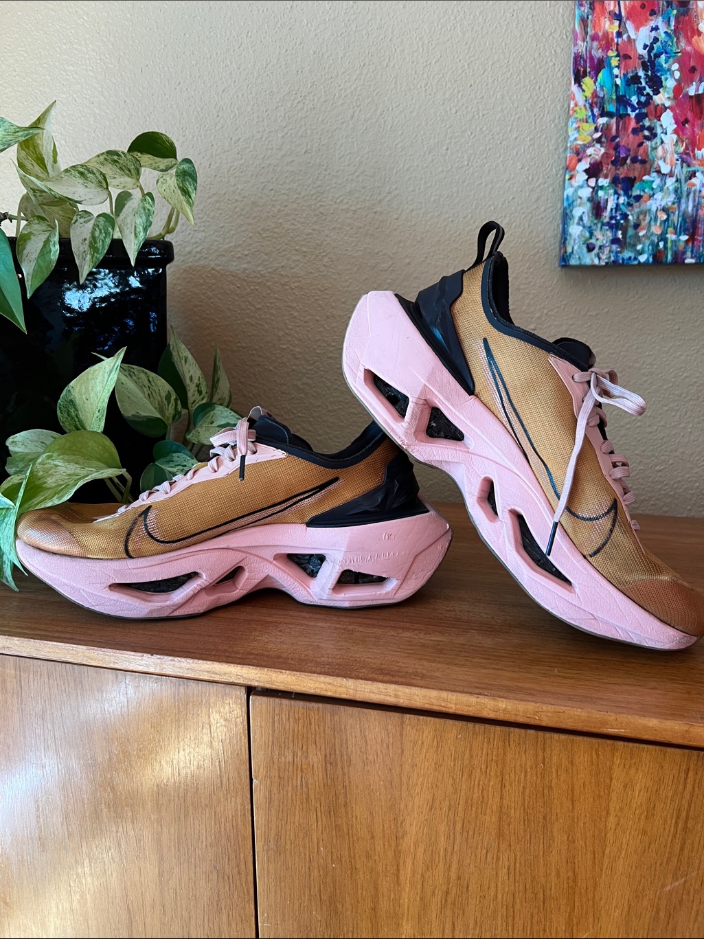 Nike Women’s Shoes Zoom X Grind Gold Coral Stardust 9
